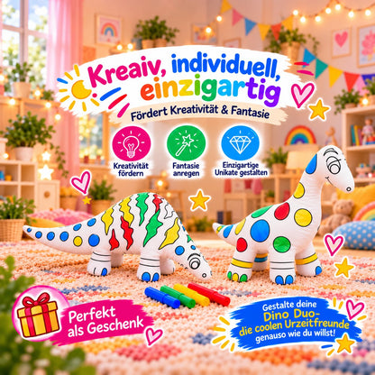 Bunt bemalte Kuscheltiere zwei Dinosaurier mit Filzstiften, Hinweise auf Kreativität, Fantasie und Geschenkidee